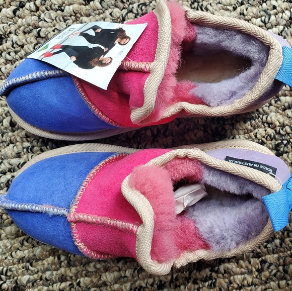 Slippers - Picture 2 of 8